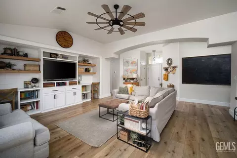 10102 Roehampton Ave, Bakersfield, CA 93312 photo 15