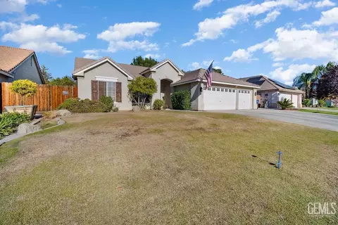 10102 Roehampton Ave, Bakersfield, CA 93312 photo 8