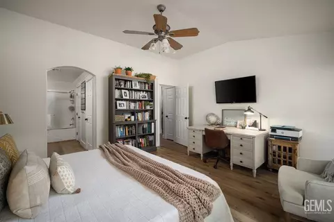 10102 Roehampton Ave, Bakersfield, CA 93312 photo 19