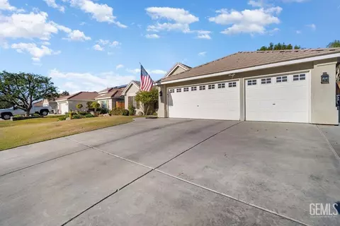10102 Roehampton Ave, Bakersfield, CA 93312 photo 9