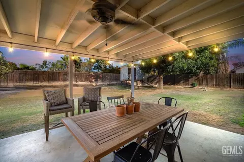 10102 Roehampton Ave, Bakersfield, CA 93312 photo 4