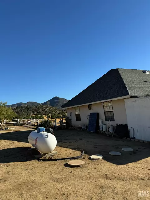 34767 Meadow View Ln, Caliente, CA 93518 photo 5