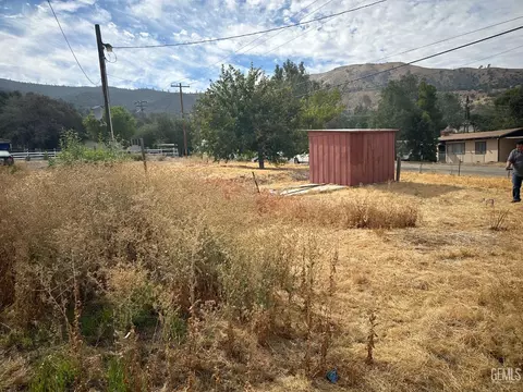 1 E Pioneer Pl, Bodfish, CA 93205 photo 5