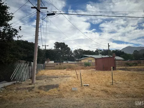 1 E Pioneer Pl, Bodfish, CA 93205 photo 3