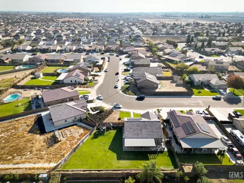 View/Area - 6016 Fire Opal Dr, Bakersfield, CA 93313 photo 2 of 4