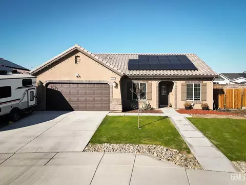 Exterior - 6016 Fire Opal Dr, Bakersfield, CA 93313 photo 3 of 5