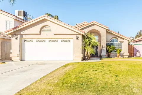 6200 Managua Dr, Bakersfield, CA 93313
