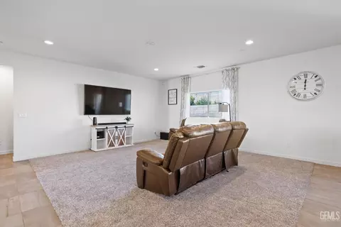 12110 Burnham St, Bakersfield, CA 93311 photo 21