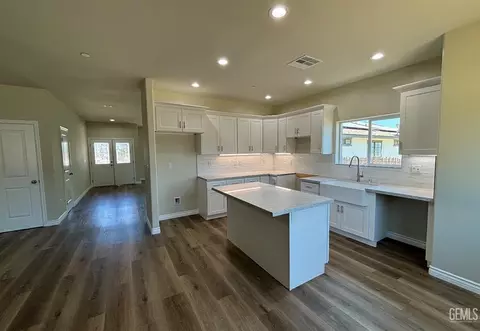 Entry Way - 21641 Golden Hills Blvd, Tehachapi, CA 93561 photo 1 of 1
