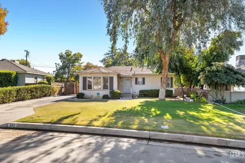 101 La Mesa Dr, Bakersfield, CA 93305