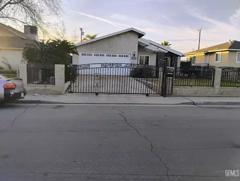 238 Clifton St, Bakersfield, CA 93307