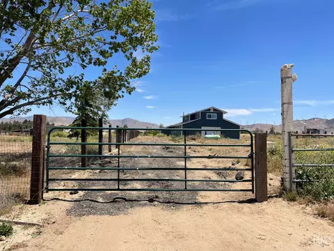 Exterior - 20348 Orchard St, Tehachapi, CA 93561 photo 3 of 6