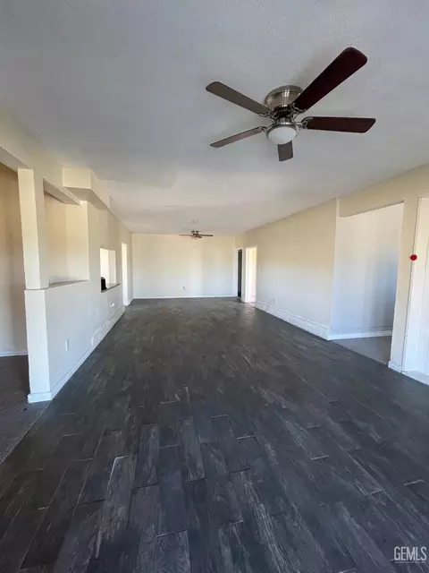 Living - 20348 Orchard St, Tehachapi, CA 93561 photo 2 of 2