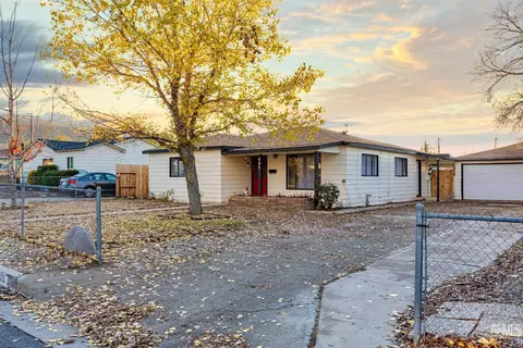 905 Black Oak Dr, Tehachapi, CA 93561 photo 2