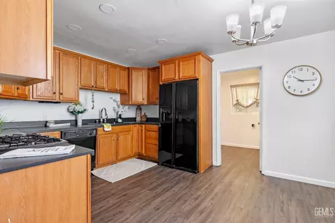 905 Black Oak Dr, Tehachapi, CA 93561 photo 9