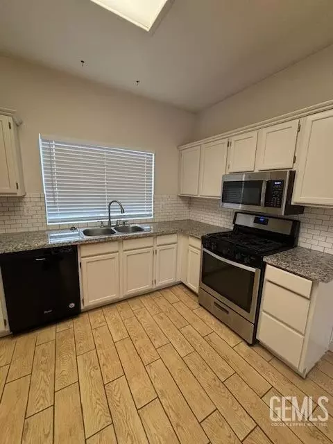 7510 Stone Breakers Ave, Bakersfield, CA 93313 photo 12