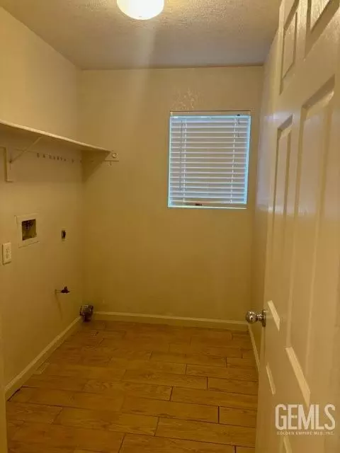 7510 Stone Breakers Ave, Bakersfield, CA 93313 photo 4