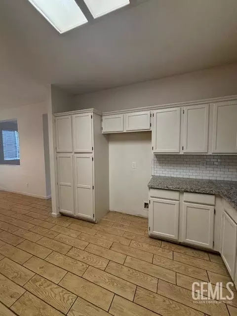 7510 Stone Breakers Ave, Bakersfield, CA 93313 photo 13