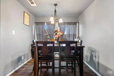 Dining - 342 C St, Wasco, CA 93280 photo 1 of 1