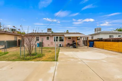Exterior - 342 C St, Wasco, CA 93280 photo 3 of 4
