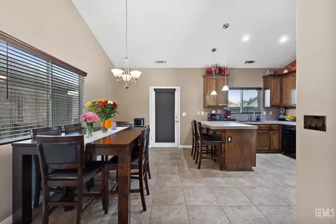 405 Grace Ct, Shafter, CA 93263 photo 16
