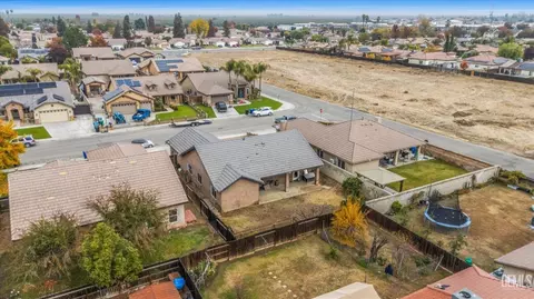 405 Grace Ct, Shafter, CA 93263 photo 5