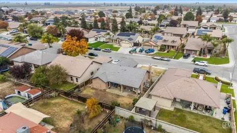 405 Grace Ct, Shafter, CA 93263 photo 6