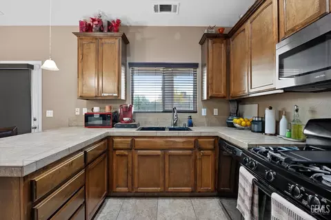 405 Grace Ct, Shafter, CA 93263 photo 20