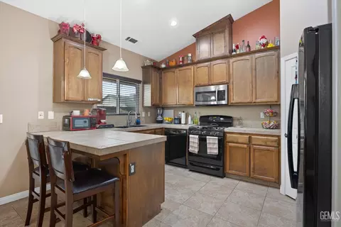 405 Grace Ct, Shafter, CA 93263 photo 18