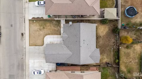 405 Grace Ct, Shafter, CA 93263 photo 4