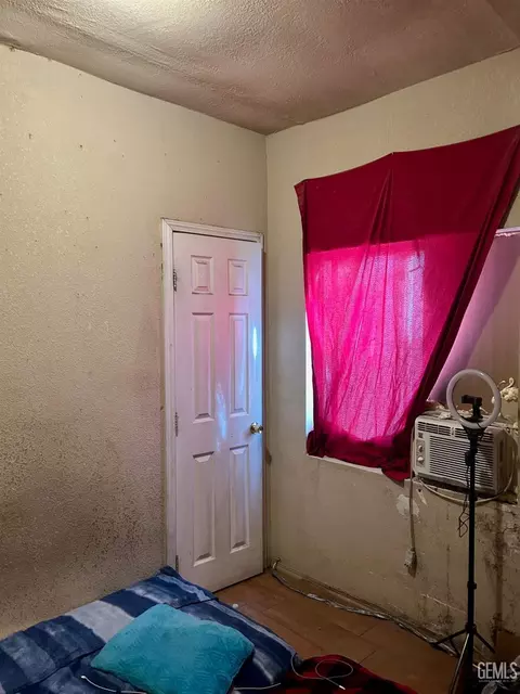 327 Lucard St, Taft, CA 93268 photo 10