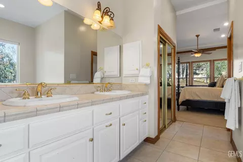Bath - 28701 Silverberry Ct, Keene, CA 93531 photo 5 of 7