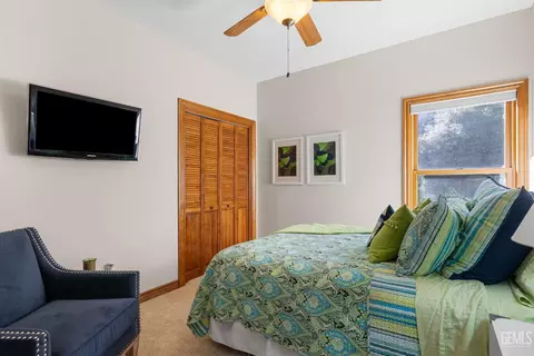 Bedroom - 28701 Silverberry Ct, Keene, CA 93531 photo 10 of 11