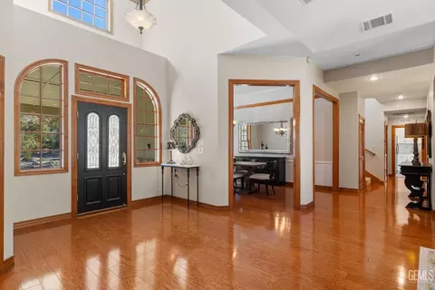 Entry Way - 28701 Silverberry Ct, Keene, CA 93531 photo 4 of 7