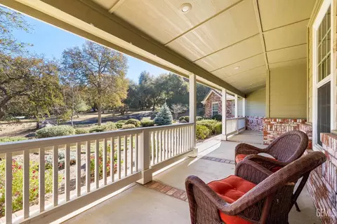 Exterior - 28701 Silverberry Ct, Keene, CA 93531 photo 5 of 14