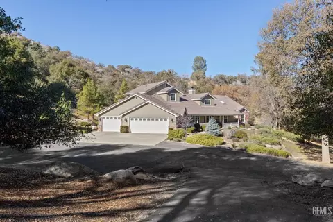 Exterior - 28701 Silverberry Ct, Keene, CA 93531 photo 9 of 14