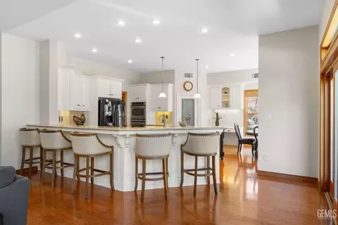 Kitchen - 28701 Silverberry Ct, Keene, CA 93531 photo 1 of 12