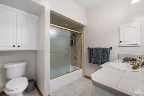 Bath - 28701 Silverberry Ct, Keene, CA 93531 photo 6 of 7