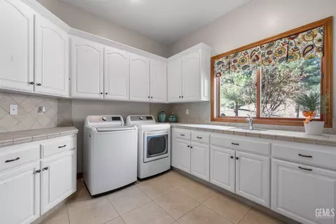 Other - 28701 Silverberry Ct, Keene, CA 93531 photo 3 of 11