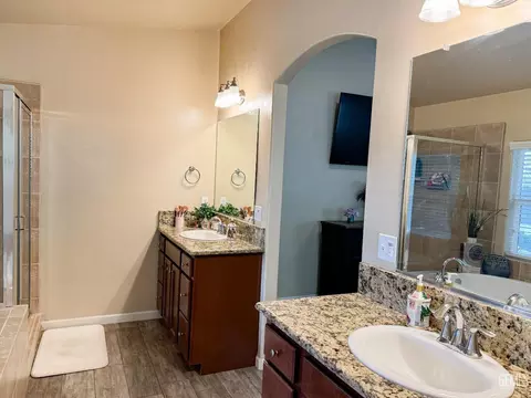 5715 Biddeford St, Bakersfield, CA 93313 photo 16
