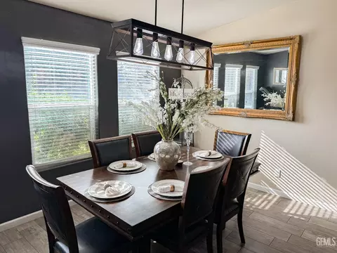 5715 Biddeford St, Bakersfield, CA 93313 photo 8