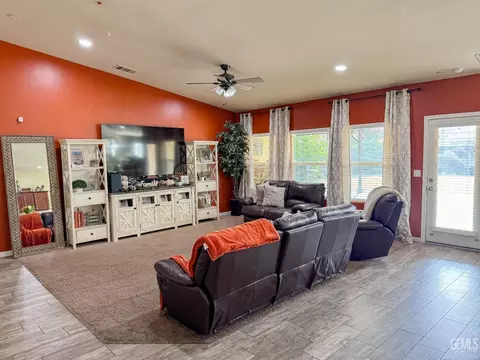 5715 Biddeford St, Bakersfield, CA 93313 photo 6
