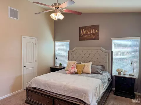 5715 Biddeford St, Bakersfield, CA 93313 photo 13