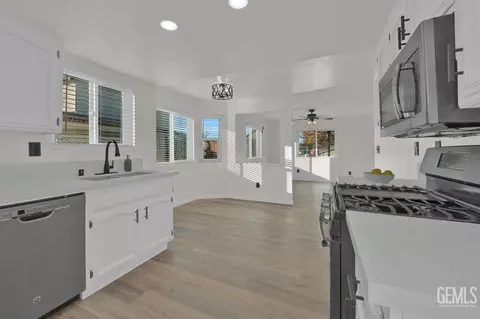 20404 Sierra Ave, Tehachapi, CA 93561 photo 8