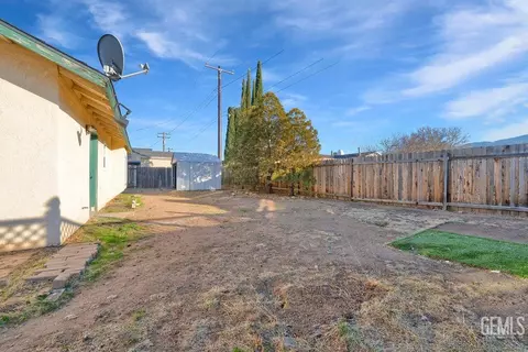 20404 Sierra Ave, Tehachapi, CA 93561 photo 19