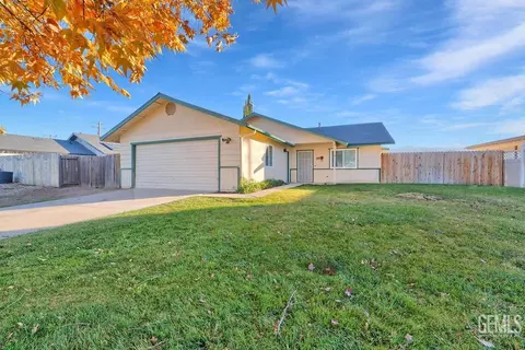 20404 Sierra Ave, Tehachapi, CA 93561 photo 2