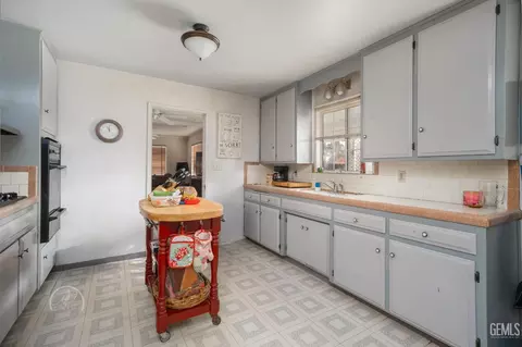 27509 Pine St, Taft, CA 93268 photo 7