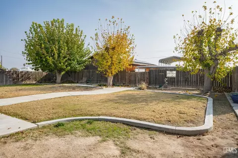 27509 Pine St, Taft, CA 93268 photo 25