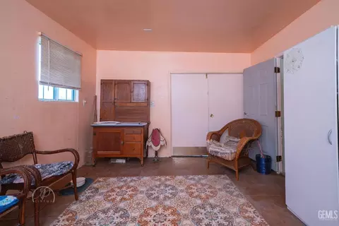 27509 Pine St, Taft, CA 93268 photo 21