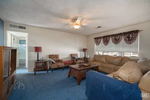 27509 Pine St, Taft, CA 93268 photo 4